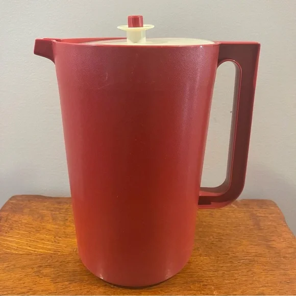 Tupperware Gallon Pitcher With Lid - Picture 2 of 10
